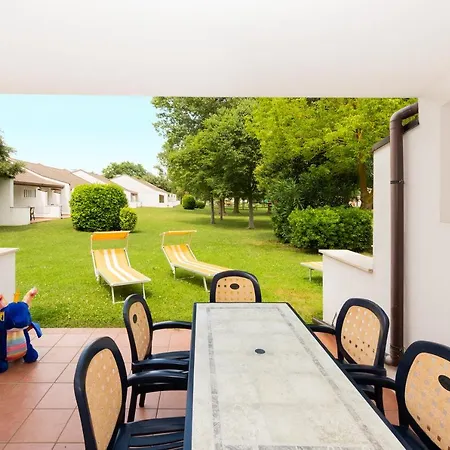 Centro Vacanze Pra' Delle Torri Курортный комплекс Каорле