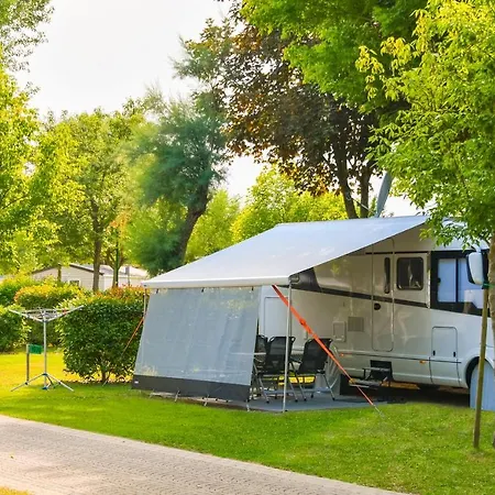 Centro Vacanze Pra' Delle Torri Курортный комплекс Каорле