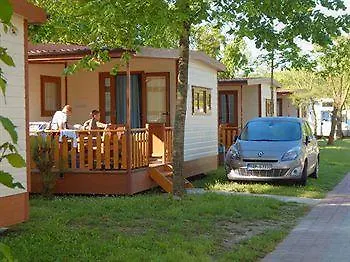 Centro Vacanze Pra' Delle Torri Курортный комплекс Каорле