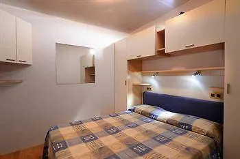 Centro Vacanze Pra' Delle Torri Каорле