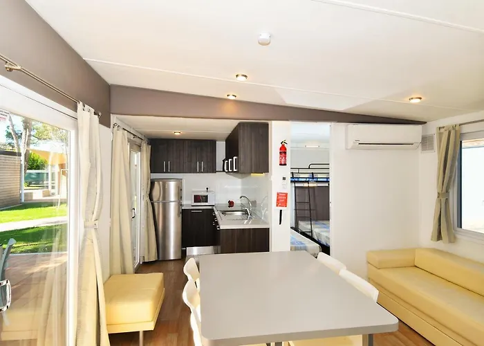 Centro Vacanze Pra' Delle Torri 4*